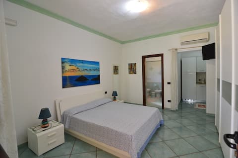 Top performing Airbnb: Appartaments with Garden in Forio