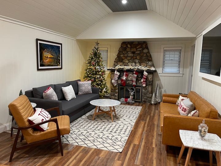 Lake Escape: Lake Cottage Charm, Lake Front, Ac - Bristol, CT
