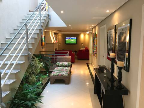 Green Corner with Jacuzzi indoors