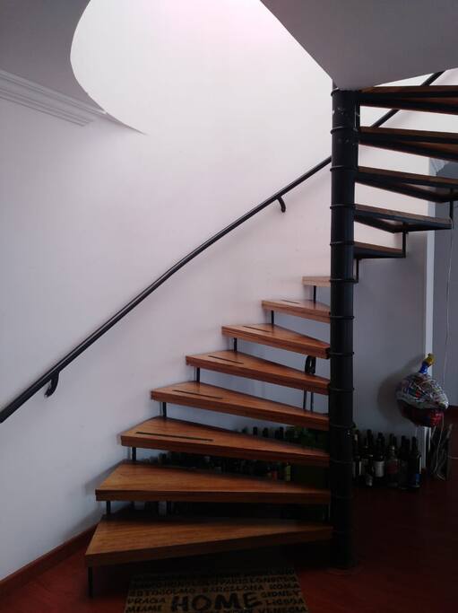 Escaleras para el segundo piso