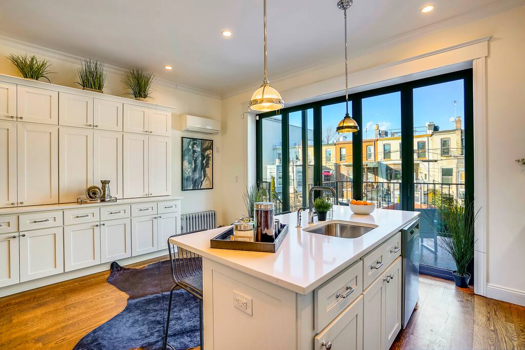 World Class Brooklyn Brownstone Near A C Trains 6 Bedrooms 3 Bathrooms Townhouse In Brooklyn United States World Class Brooklyn Brownstone Near A C Trains 6 Bedrooms 3 Bathrooms Townhouse In Brooklyn United States