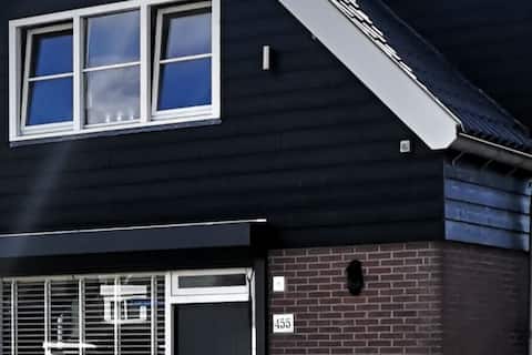 Apartment with waterview  15 min.  Amsterdam city