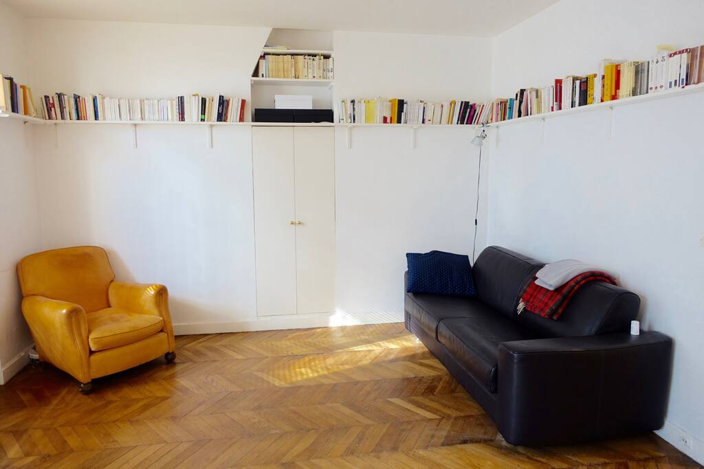 Pièce principale avec Canapé-lit et fauteuil club