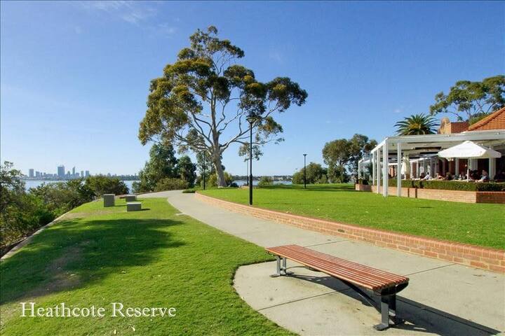 Generous Riverside Living*3BR Swan River*Heathcote gallery image 4