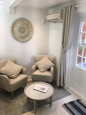 Beautiful "suite" room in Vredehoek