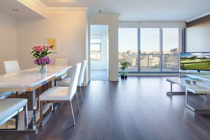 Luxe Three Bedroom Apartment In the Heart of CBD gallery image 3