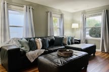 Modern, Spacious, and Clean 2 Bedroom Townhome