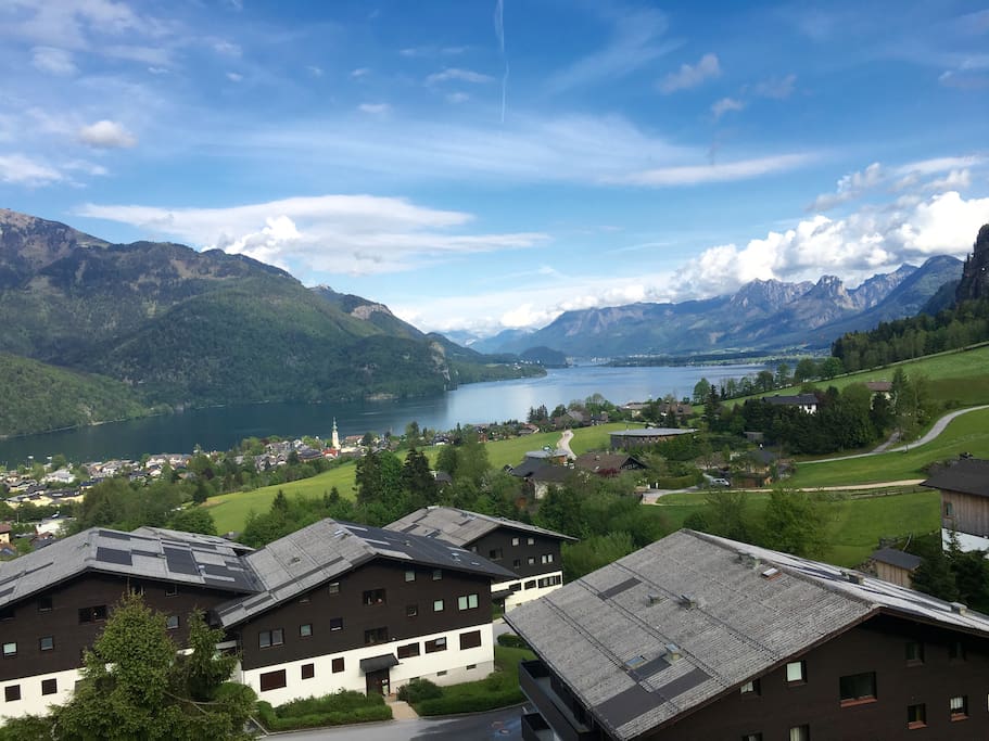 lake & mountain view