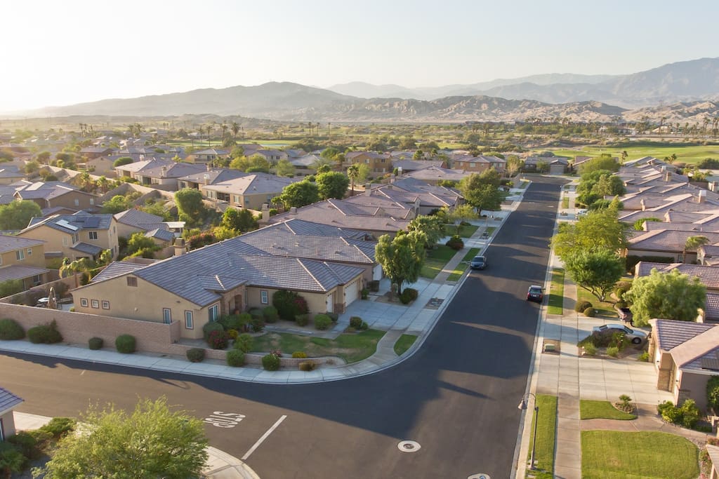 Beautiful Community with Mountain View