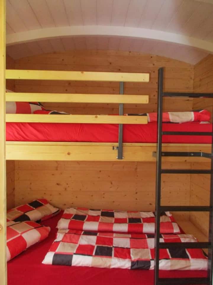 Schlafzimmer 2
