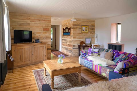 2 Bedroom Spacious Farm Cottage
