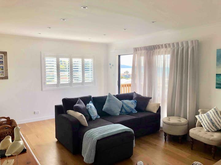 Braemar Cottage - New, Peaceful, Stunning Views! - Snells Beach