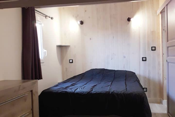 2号卧室配备1张双人床140x190和1张90号双人床1张单人床