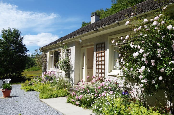 Mansefield Cottage, Whisky Trail, Craigellachie