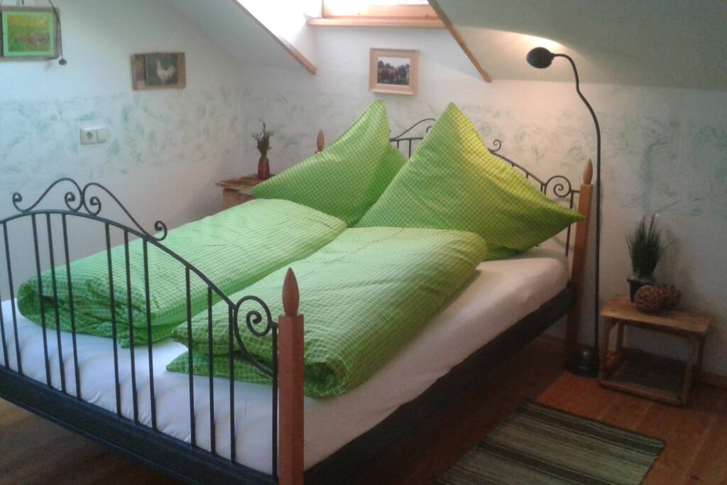 2 PersonenZimmer
"Kaltentaler Ruh"
Bett 1,40mx2,00m