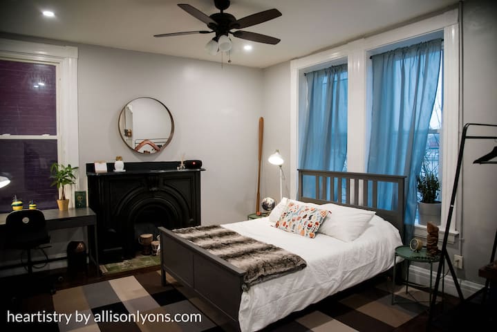 Cozy Covington Studio!