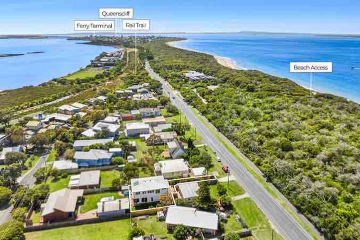 Narrows Rest- Beach over the road