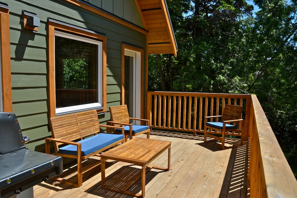 Back deck facing SW. Great BBQ and relaxing area.
