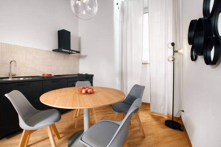 Elegant Apartment close to Colosseum gallery image 5