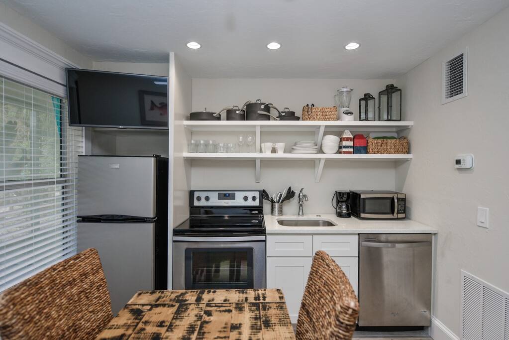 Full Kitchen