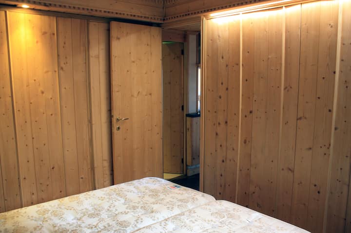 غرفة النوم 1