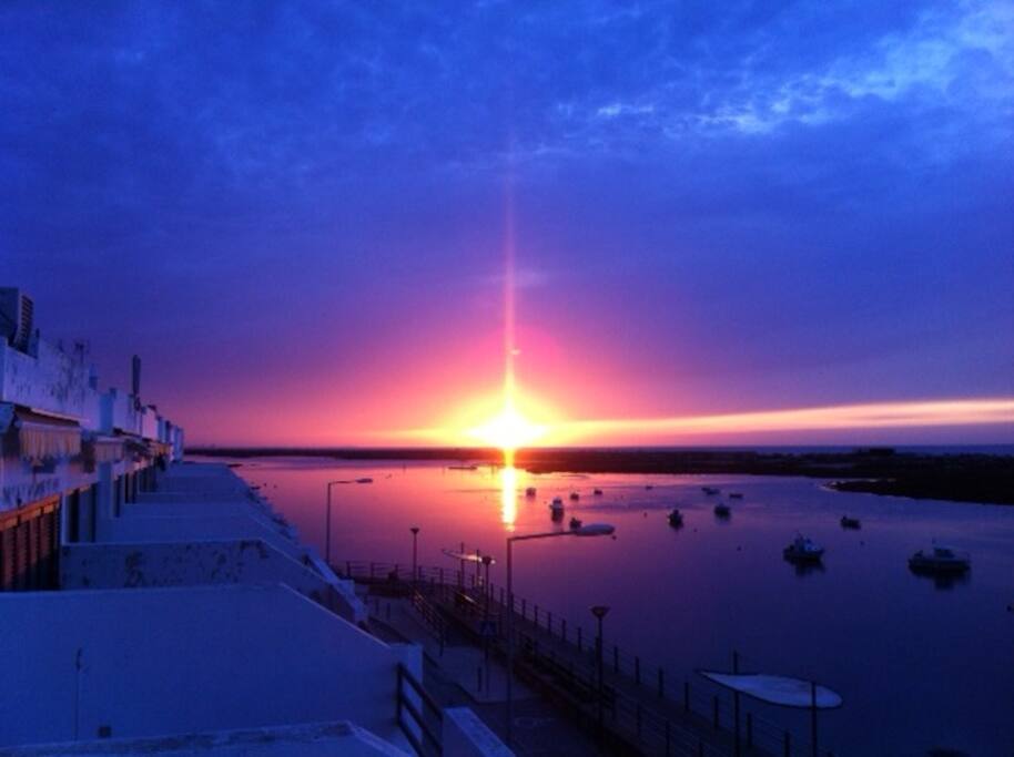 Nascer do dia-
Sunrise