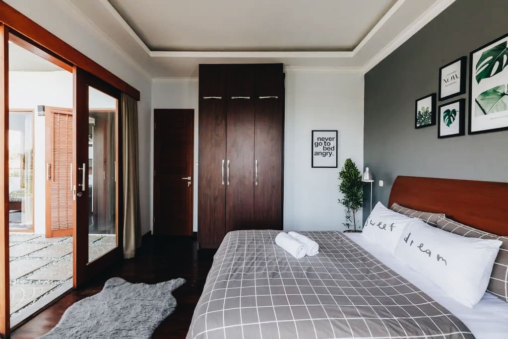 Master bedroom - King Koil bed.