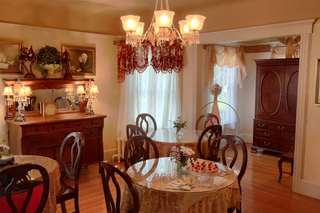 Guests love our dining room!