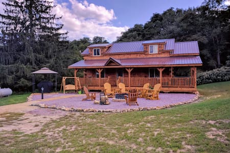 Big R's Retreat
Secluded and located in Nature
