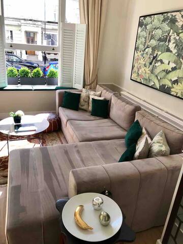 Spacious 2 bed flat in Bayswater next to Hyde Park gallery image 3