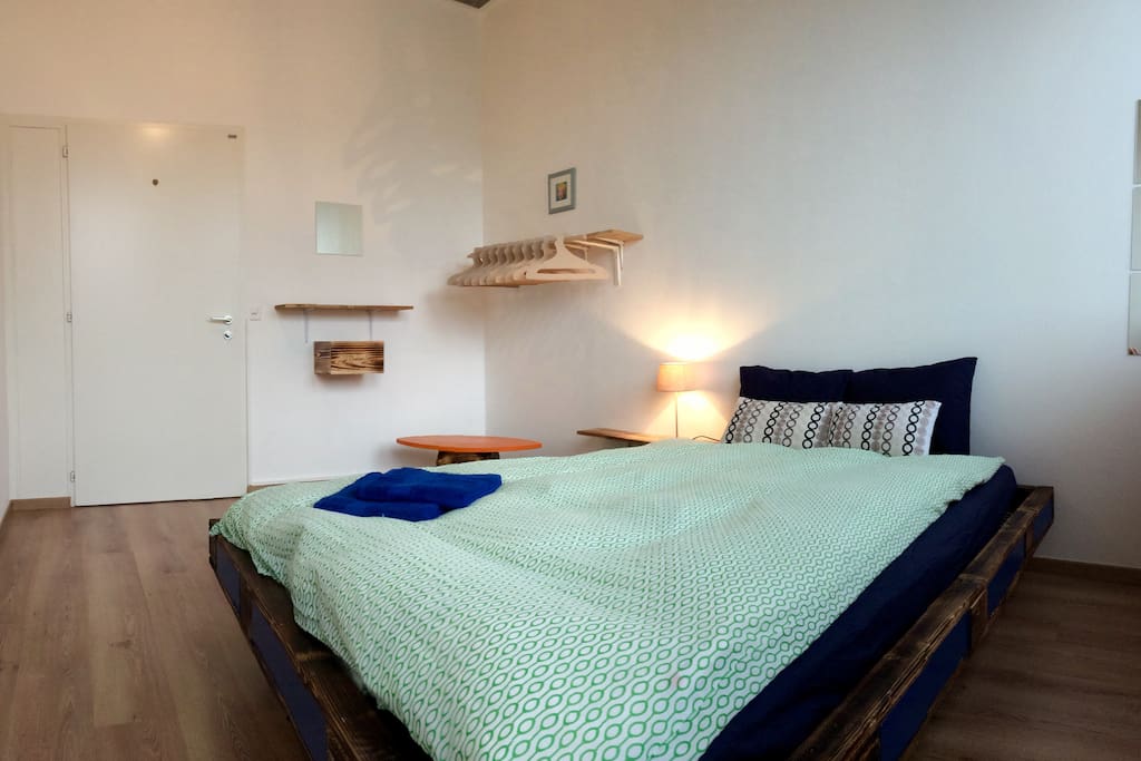 140 cm double bed
