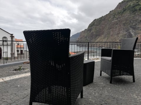 Abreu's watchtower! Blue, green, unwind your mind!