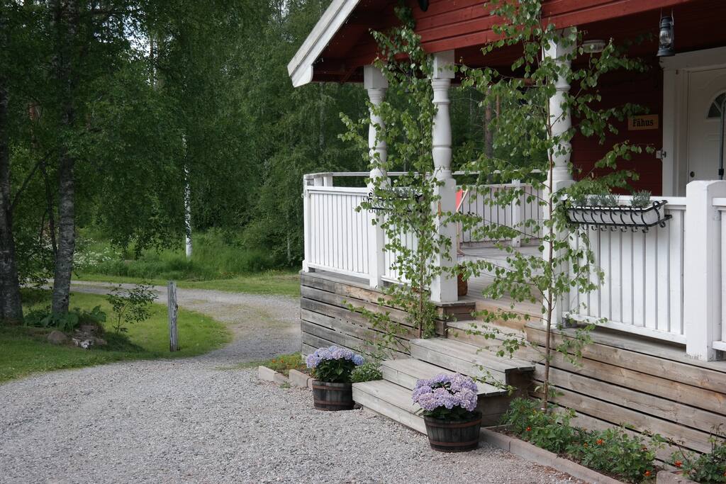 Zomeraanzicht Fähus. Fijne Midzomer!