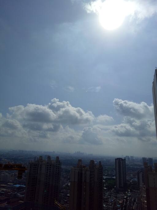 观景角度与效果远比低层好得多,可见广州塔