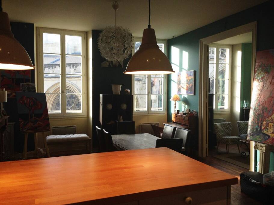 Salle à manger vue de la cuisine