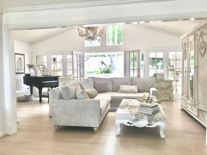Chic Ethereal Beach House - Laguna Beach, CA