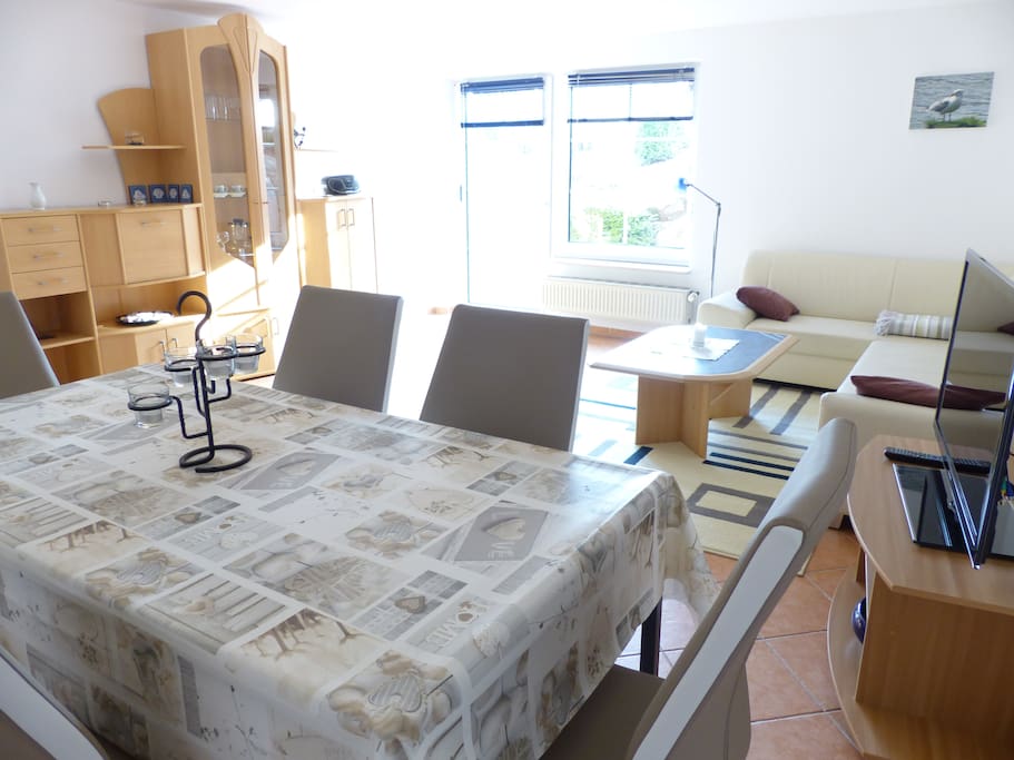 Wohnzimmer mit Terrasse