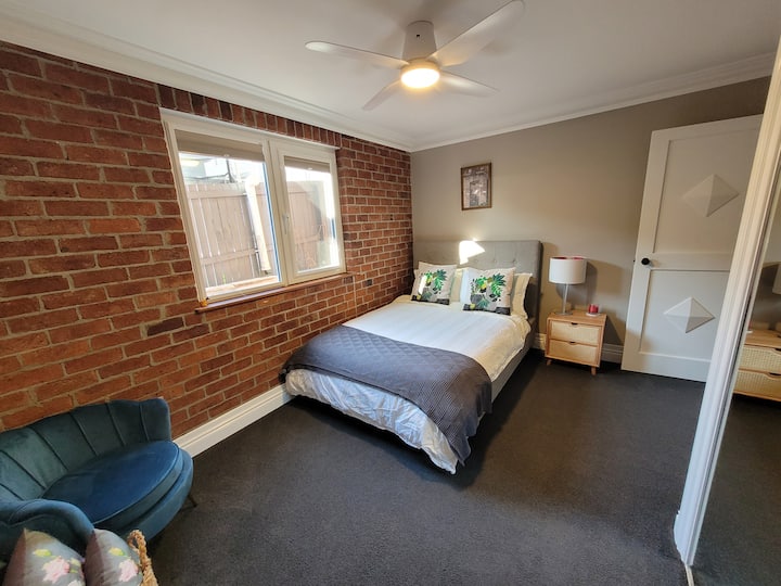 Druga spavaća soba s bračnim krevetom