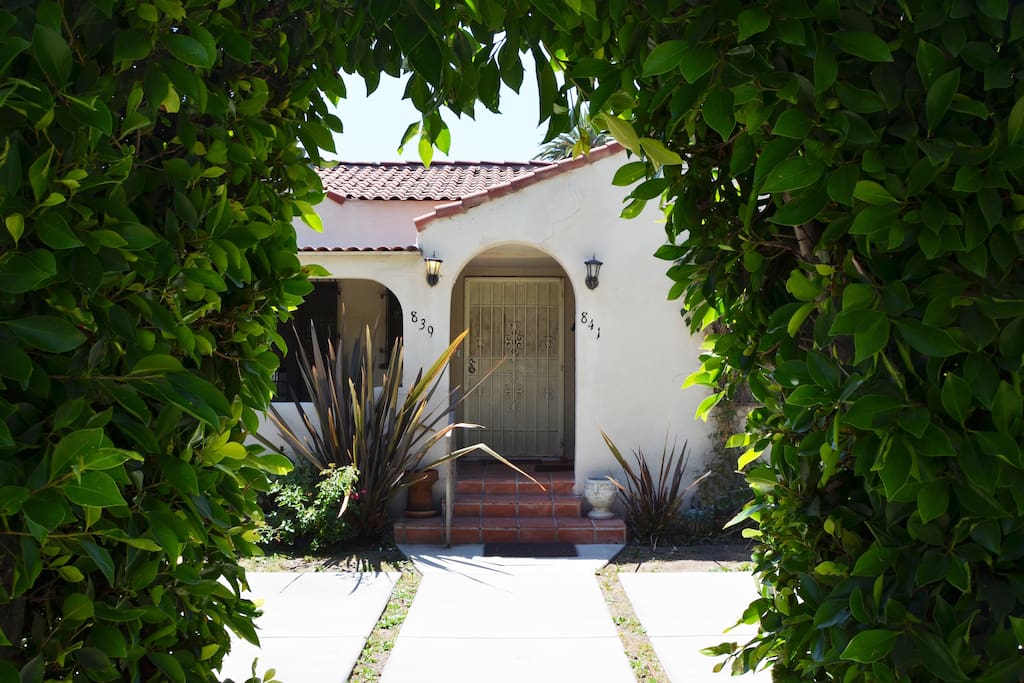 Entrance to both apartments.