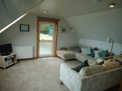 Popular Airbnb listing: KNOTT APARTMENT, ISLE OF SKYE in Snizort