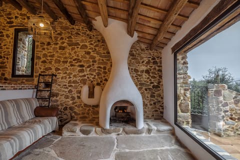 MASIA LA ROVIRA, AMAZING COTTAGE FROM S.XVI