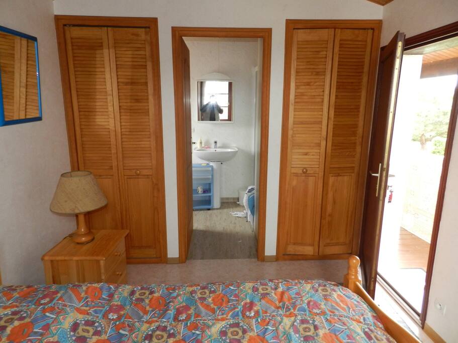 Coté entrée salle de bain