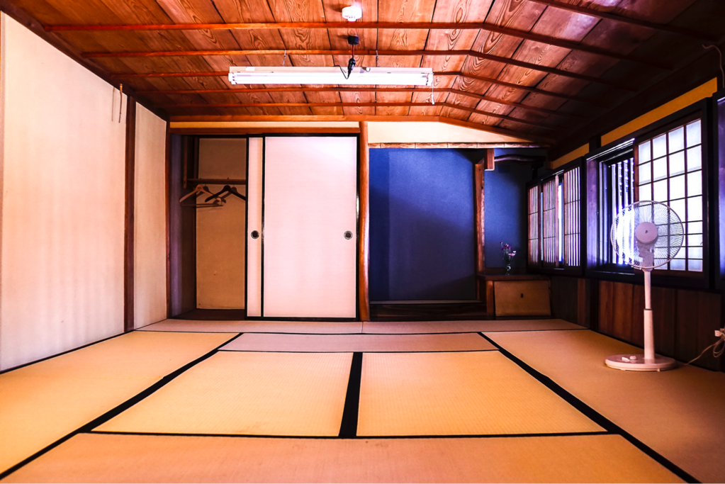寝室202 個室3名様用
Bedroom 202 (share with 3 people max)