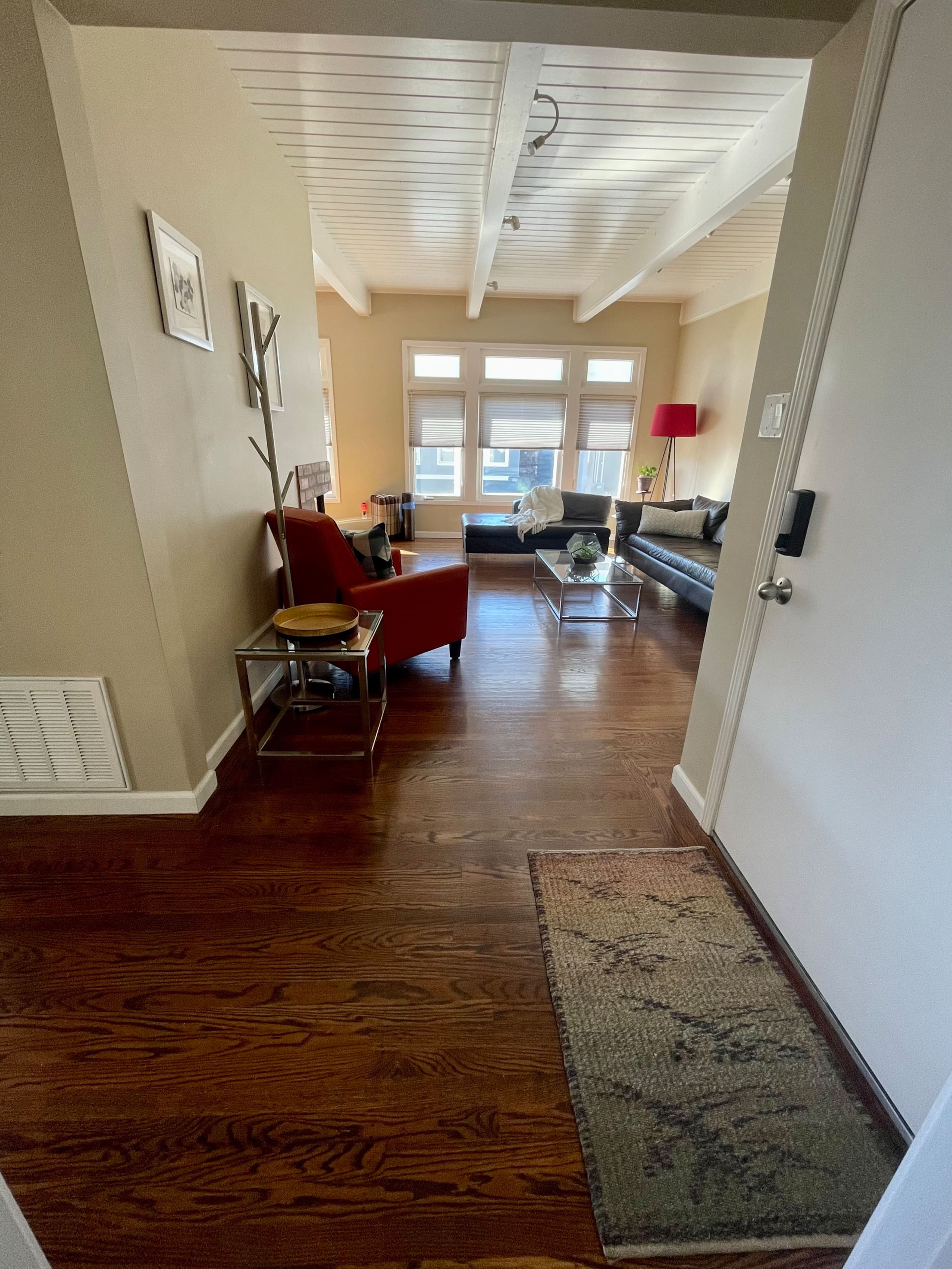 Home in San Francisco · ★4.96 · 2 bedrooms · 2 beds · 1 bath - Image 3