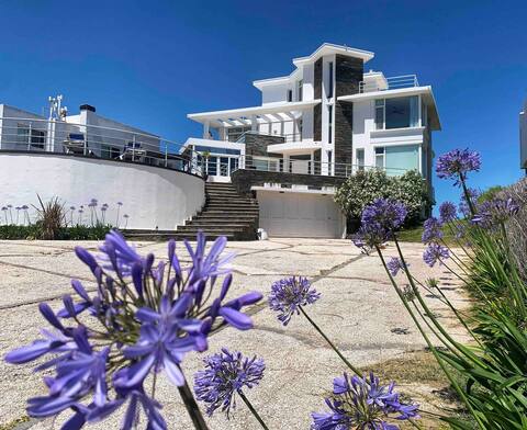 Spectacular Carilo  Front on the Sea