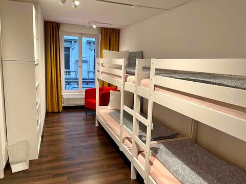 Center Apt, 3 bedrooms, Old Town, 3min to station
