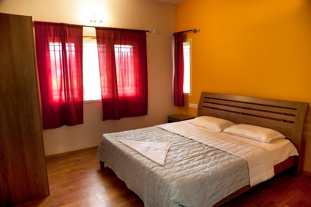 Ace Friends Park Master Bedroom