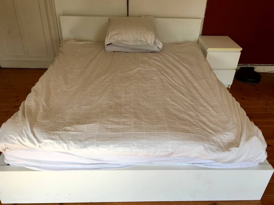 Voici le lit double