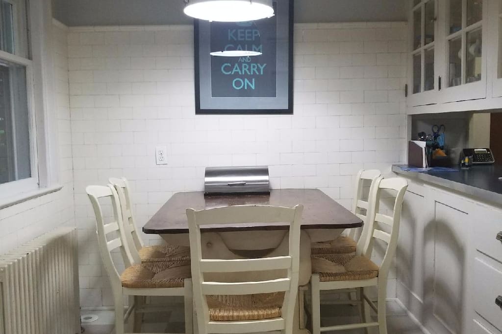 1920s Eat in Kitchen