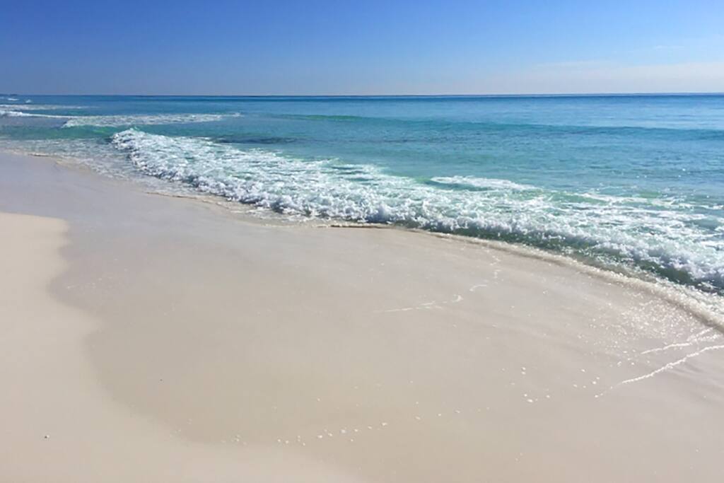 Gorgeous beach at Islander